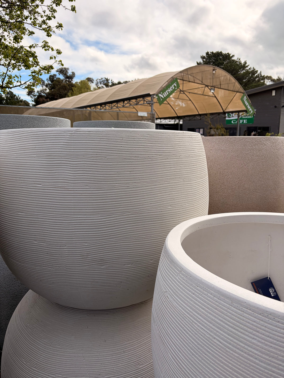 MEGA BELLY POT COASTAL WHITE EXTRA LARGE